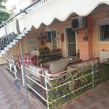 Anna Apartments Néa Péramos Exterior foto